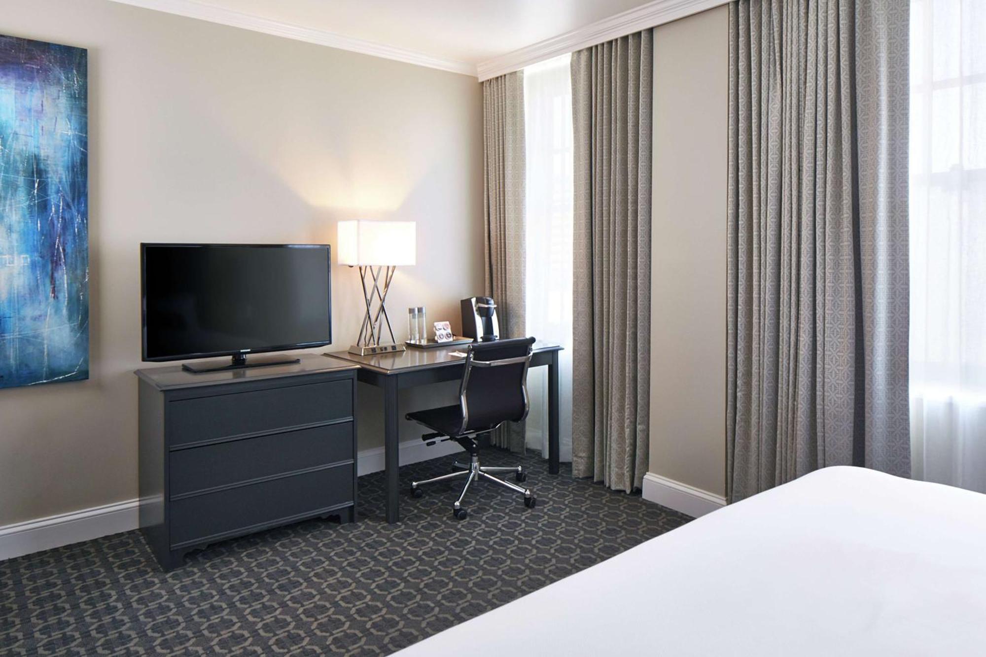 Redmont Hotel Birmingham - Curio Collection By Hilton Extérieur photo