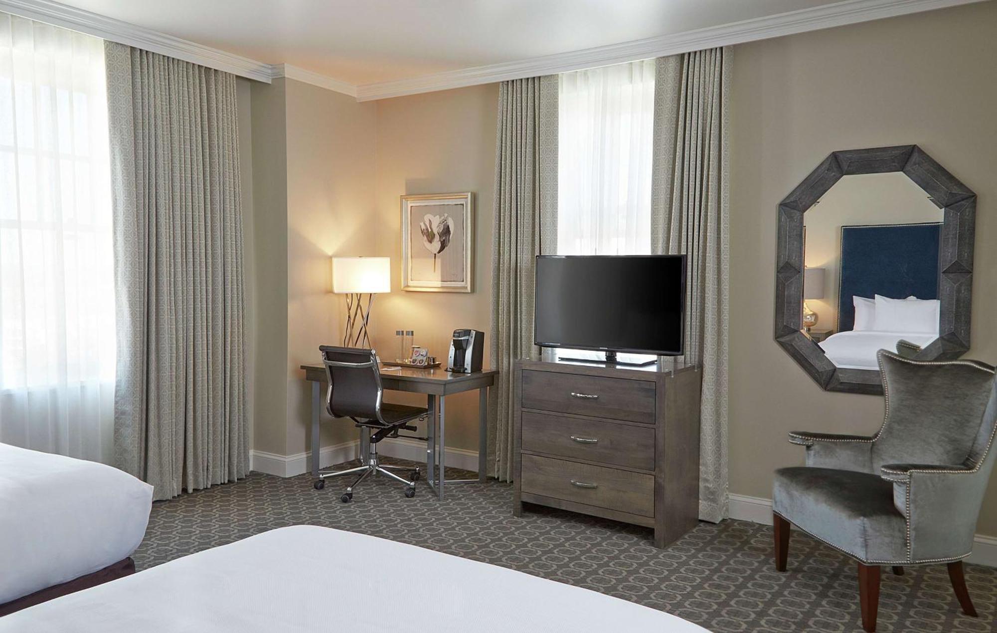 Redmont Hotel Birmingham - Curio Collection By Hilton Extérieur photo