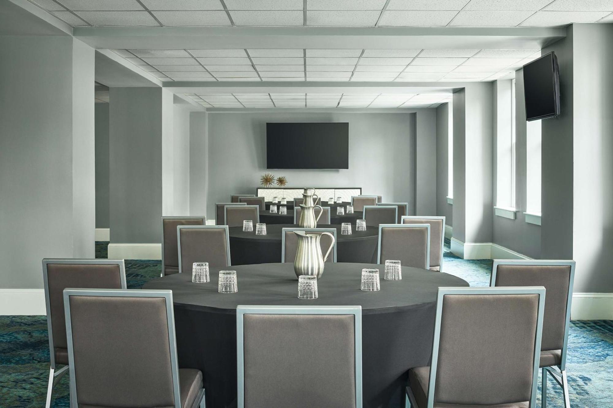 Redmont Hotel Birmingham - Curio Collection By Hilton Extérieur photo